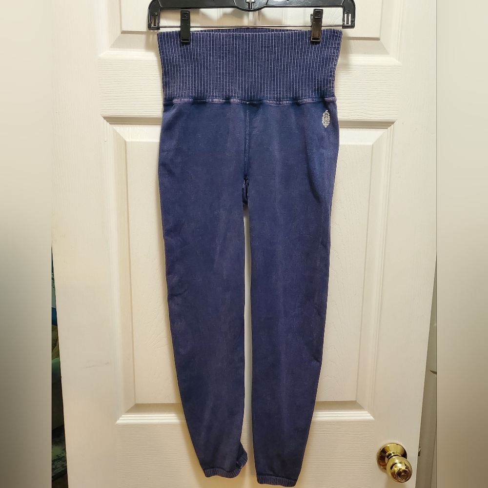 FP movement, Free People High rise Good Karma crop leggings M/L Heathered Indigo